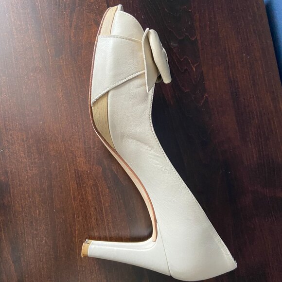 Shoes - Picture 4 of 7